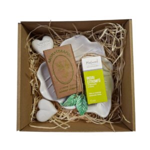 Esti Pihenő ajándékcsomag indiai citromfű illóolajjal és növényi szappannal – VITALUX relaxációs wellness box